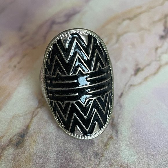 Zig Zag Ring - Picture 1 of 4